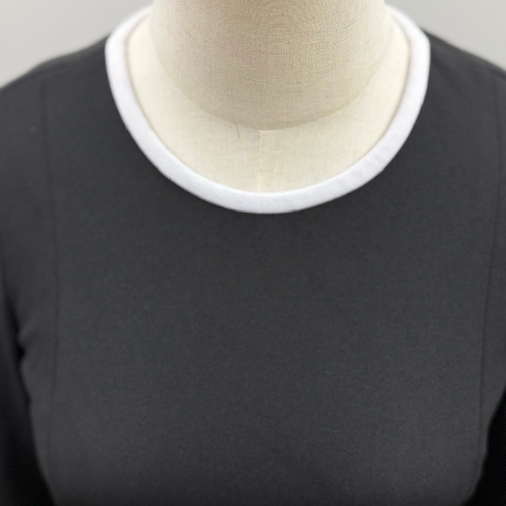 Calvin Klein Black Sheath Dress Size 2 Bell Sleeve Gold Zip Back Knee Length - Picture 2 of 10